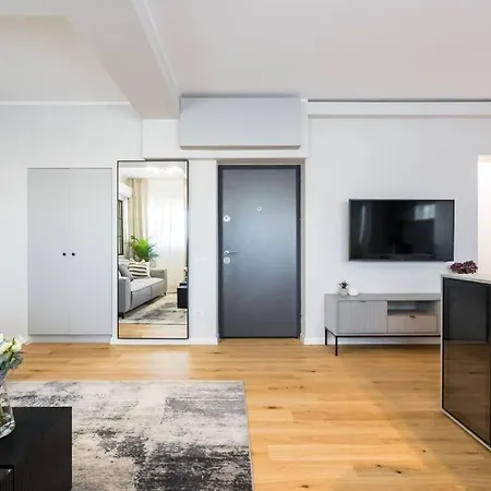 Spectacular Terrace Bright 2br Penthouse 부쿠레슈티