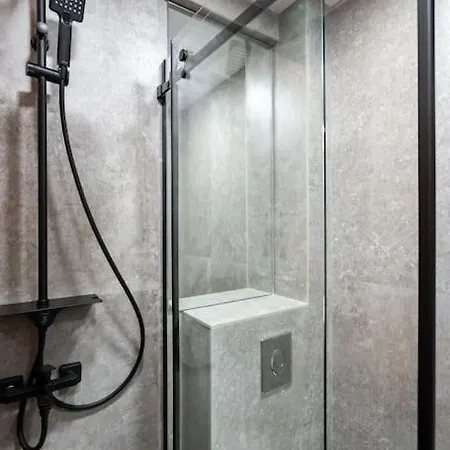 Spectacular Terrace Bright 2br Penthouse ブカレスト