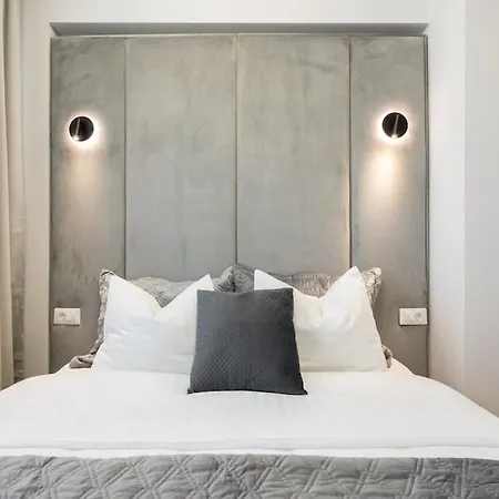 Spectacular Terrace Bright 2br Penthouse Apartment *