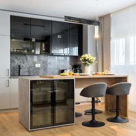 Spectacular Terrace Bright 2br Penthouse