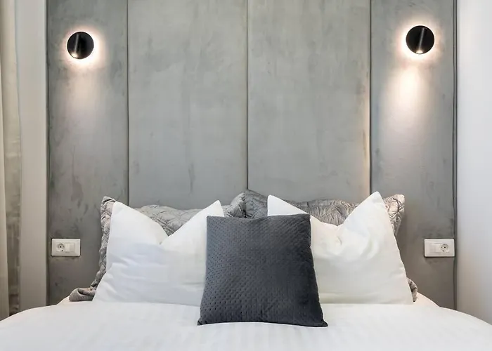 Апартаменты Spectacular Terrace Bright 2br Penthouse Бухарест