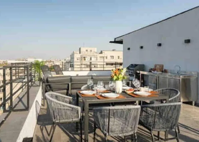 Spectacular Terrace Bright 2br Penthouse Апартаменти