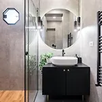 Spectacular Terrace Bright 2br Penthouse * Bucureşti