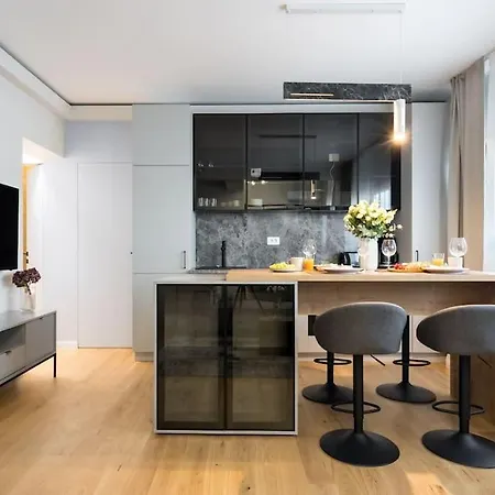 Spectacular Terrace Bright 2br Penthouse Apartman *