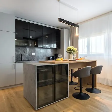 Apartmán Spectacular Terrace Bright 2br Penthouse